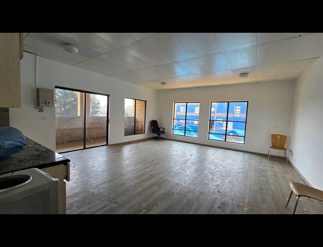 6,241M² BUSINESS CENTRE FOR SALE IN HELDERKRUIN